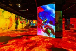 Mark Zhelezoglo for Hall des Lumières
